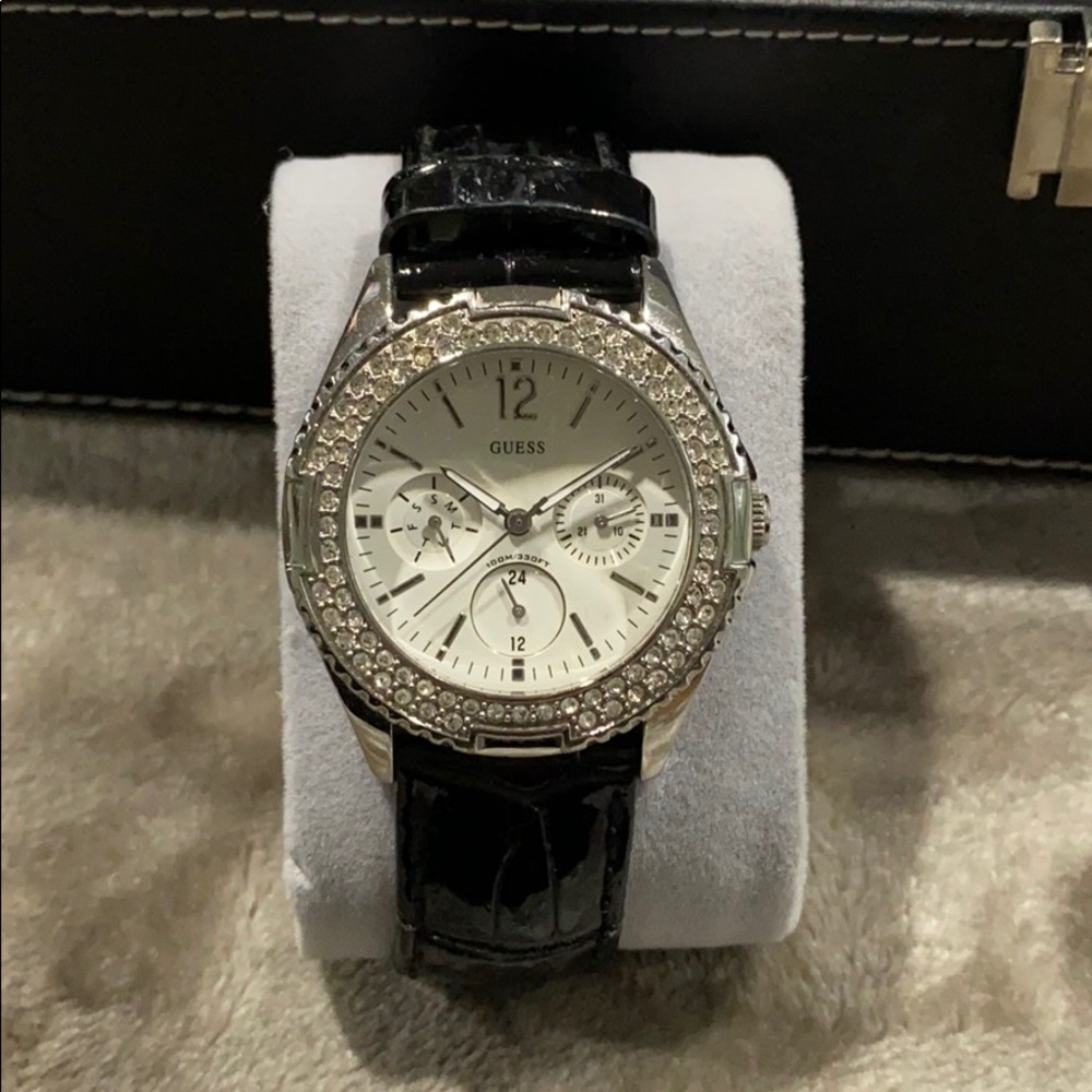 Guess interchangeable watch